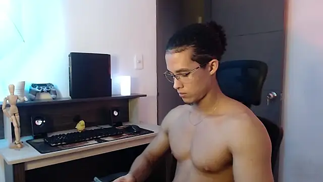 Snapshot of alejo_x3 chatting on 12-05-24, 02:26 alejo x3 online show from 12-05-24, 02:26