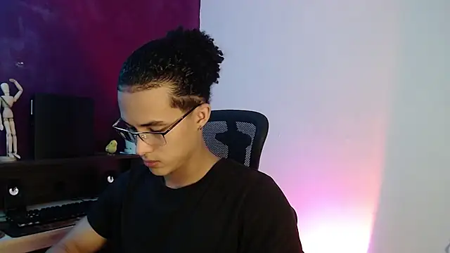 Snapshot of alejo_x3 chatting on 03-16-25, 01:59 alejo x3 online show from 03-16-25, 01:59