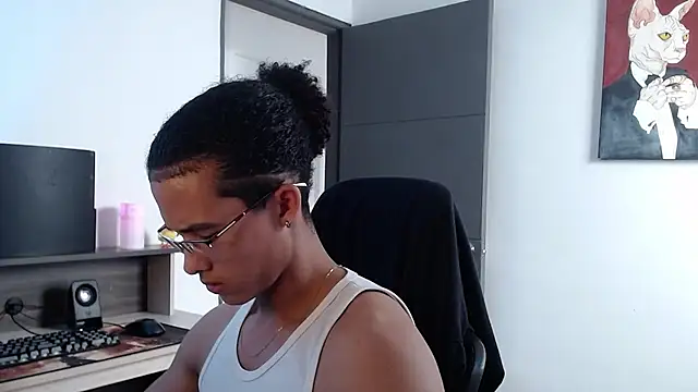 Snapshot of alejo_x3 chatting on 02-20-25, 05:41 alejo x3 online show from 02-20-25, 05:41