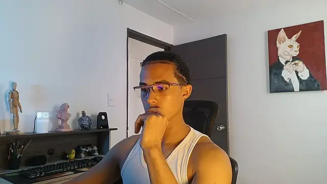 Snapshot of alejo_x3 chatting on 09-25-25, 04:24 alejo x3 online show from 09-25-25, 04:24