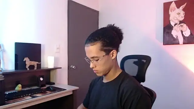 Snapshot of alejo_x3 chatting on 01-14-25, 05:30 alejo x3 online show from 01-14-25, 05:30