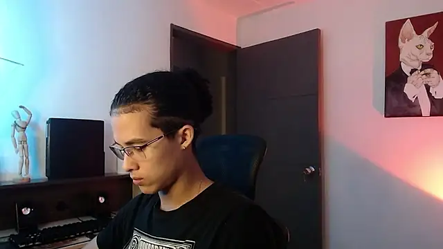 Snapshot of alejo_x3 chatting on 03-01-25, 03:53 alejo x3 online show from 03-01-25, 03:53