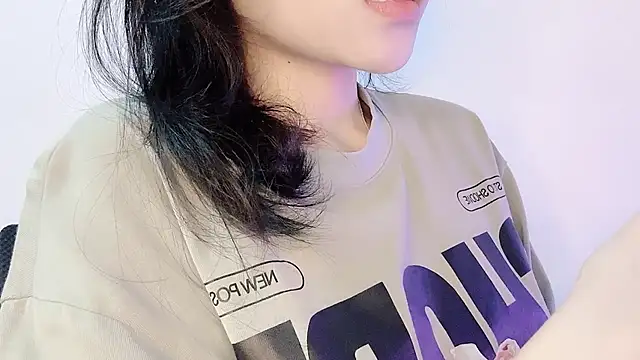 Snapshot of Baenee chatting on 05-31-26, 12:11 Baenee online show from 05-31-26, 12:11
