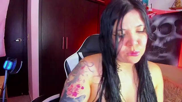 AilynRed online show from 05-31-26, 01:55