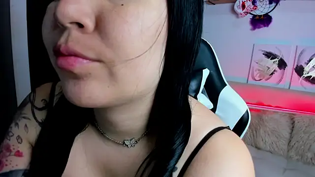 AilynRed online show from 01-11-26, 01:34