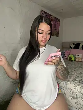 GemaGranadoss online show from 04-05-26, 06:58