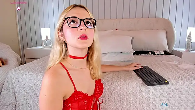 Maia Collins online show from 06-21-26, 07:41