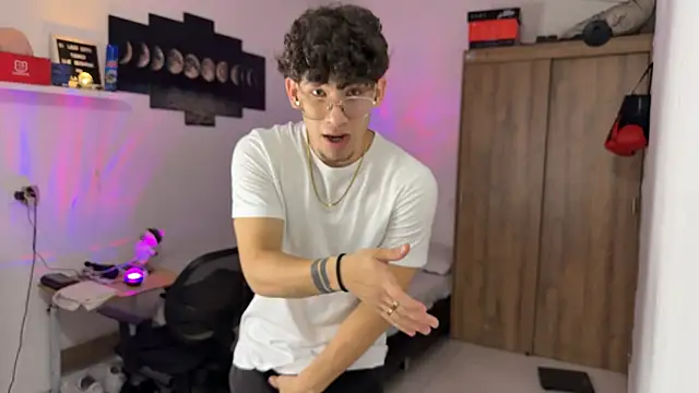 Kisan Smith online show from 11-13-25, 01:20