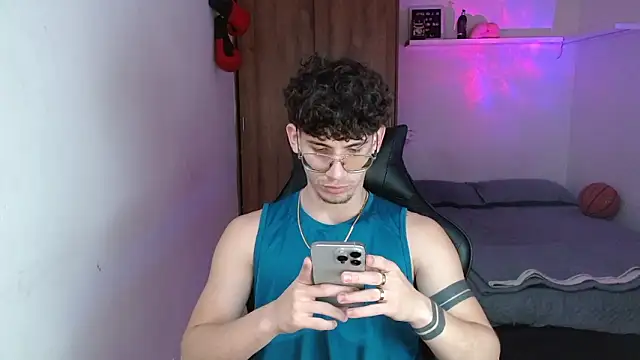 Kisan Smith online show from 03-12-26, 02:39