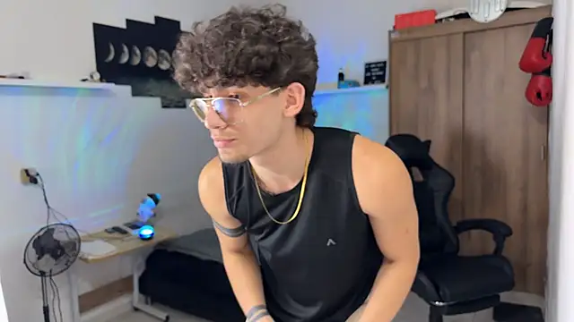 Kisan Smith online show from 02-11-26, 03:39