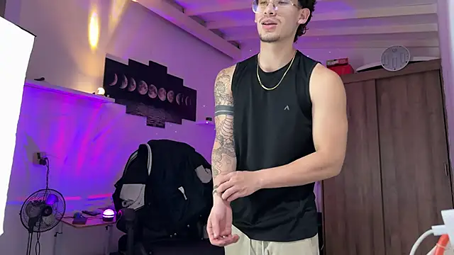 Kisan Smith online show from 04-09-26, 03:52