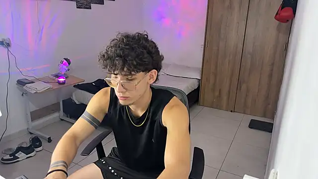 Kisan Smith online show from 11-11-25, 01:44