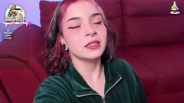 sophiecatts online show from 12-28-24, 12:35