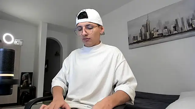 a lejandro 0 8 online show from 03-11-25, 01:01