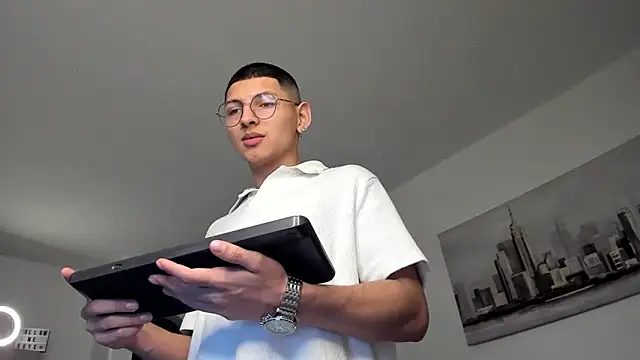 a lejandro 0 8 online show from 03-13-25, 02:38