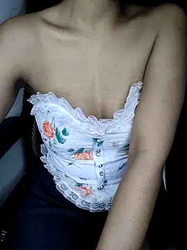 Snapshot of Leeeezzzz_roy chatting on 09-25-25, 06:03 Leeeezzzz roy online show from 09-25-25, 06:03