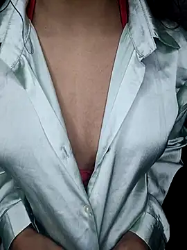 Snapshot of Leeeezzzz_roy chatting on 02-14-25, 09:10 Leeeezzzz roy online show from 02-14-25, 09:10