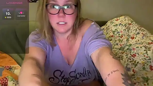 GlitterKitty108 online show from 11-18-25, 10:29