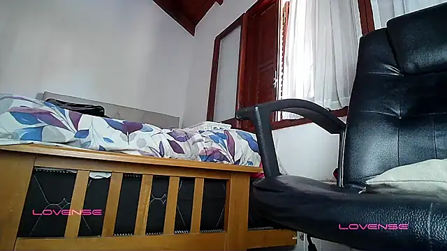 ConeNella online show from 03-14-25, 06:07