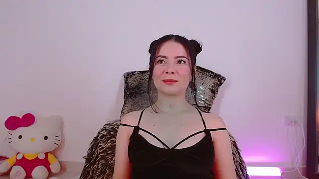 LauryMoons online show from 05-08-26, 11:08