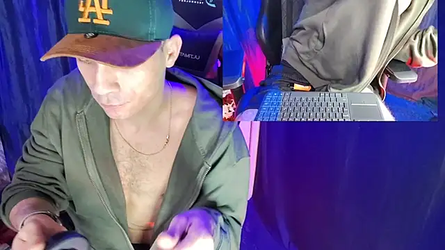 Snapshot of sexyboycolombi4 chatting on 02-15-25, 07:27 sexyboycolombi4 online show from 02-15-25, 07:27