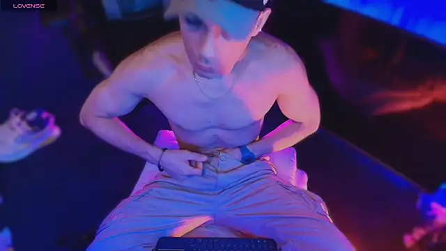 sexyboycolombi4 online show from 12-01-25, 07:53