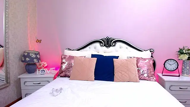 FoxxyClarise online show from 04-20-26, 06:42