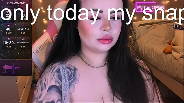 Snapshot of og_maddison chatting on 03-01-25, 10:42 og maddison online show from 03-01-25, 10:42