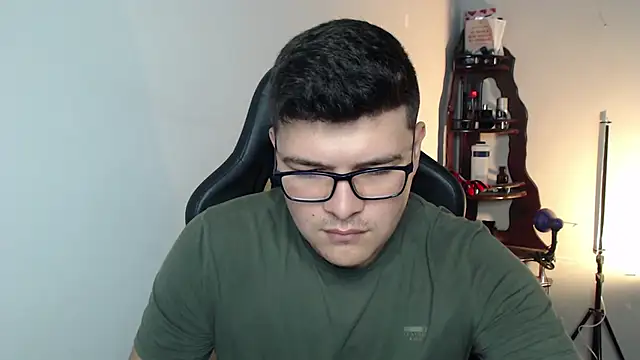 Plug Control online show from 03-01-26, 07:14