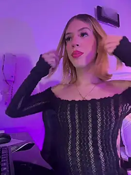 Snapshot of Courtney_gonet chatting on 03-17-25, 04:51 Courtney gonet online show from 03-17-25, 04:51
