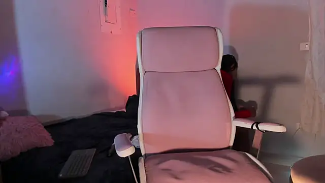 Carolinarossees online show from 02-26-25, 02:30