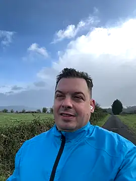 Jose HotLatino online show from 10-22-25, 09:42