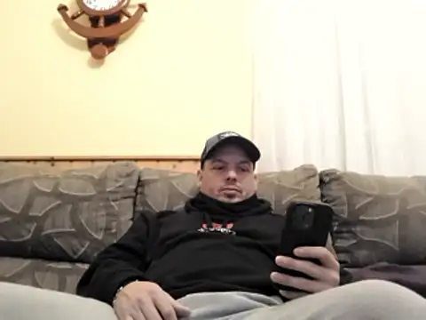 Jose HotLatino online show from 01-17-26, 04:32