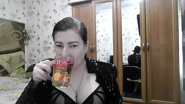 SophieNightAh online show from 11-15-25, 07:23