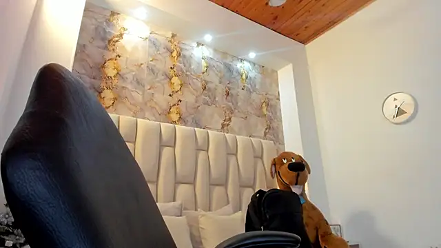 lia mariana online show from 12-01-25, 06:42