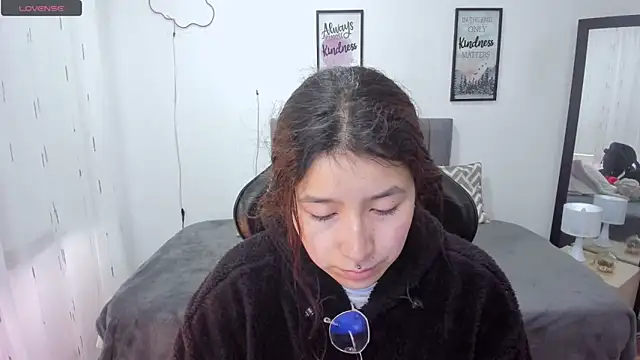 Amy joones online show from 09-10-25, 02:05