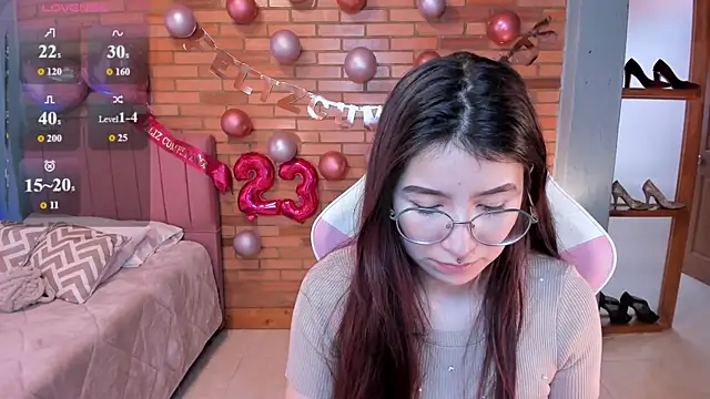 Snapshot of Amy_joones chatting on 05-11-26, 02:07 Amy joones online show from 05-11-26, 02:07