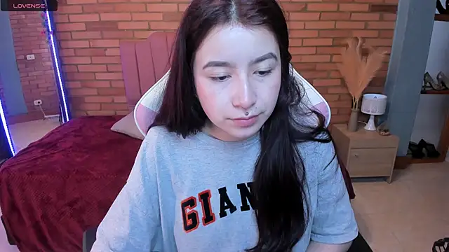 Snapshot of Amy_joones chatting on 06-19-26, 11:38 Amy joones online show from 06-19-26, 11:38