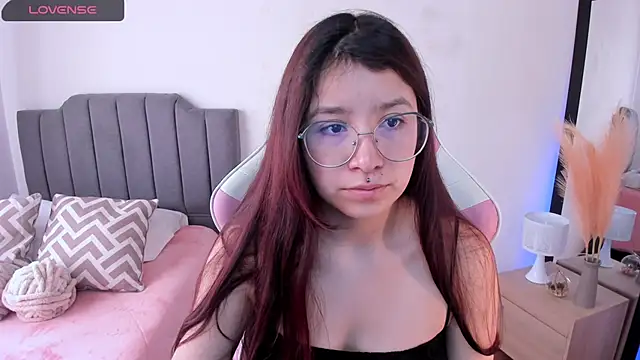 Snapshot of Amy_joones chatting on 04-26-26, 01:08 Amy joones online show from 04-26-26, 01:08