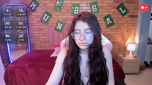 Snapshot of Amy_joones chatting on 06-23-26, 11:41 Amy joones online show from 06-23-26, 11:41