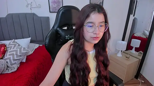 Snapshot of Amy_joones chatting on 02-06-26, 12:01 Amy joones online show from 02-06-26, 12:01