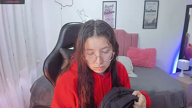 Amy joones online show from 11-08-25, 12:42