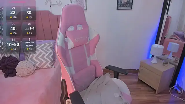 Amy joones online show from 11-17-25, 01:37