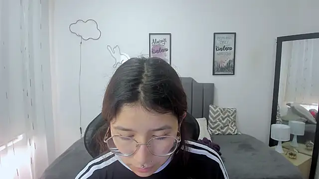 Amy joones online show from 09-20-25, 02:00