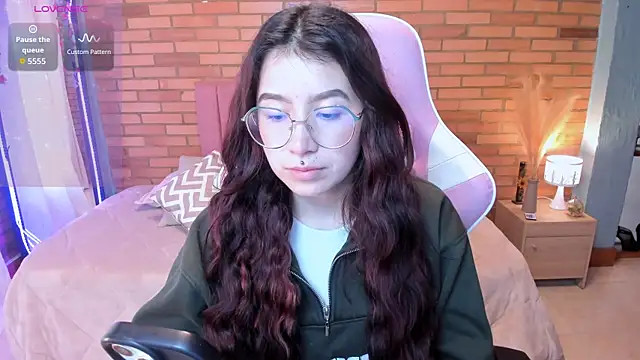 Snapshot of Amy_joones chatting on 06-02-26, 11:43 Amy joones online show from 06-02-26, 11:43