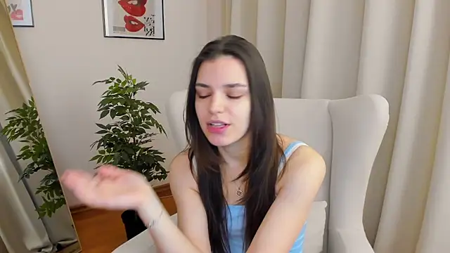 Snapshot of SuzyJamess chatting on 02-22-25, 02:17 SuzyJamess online show from 02-22-25, 02:17