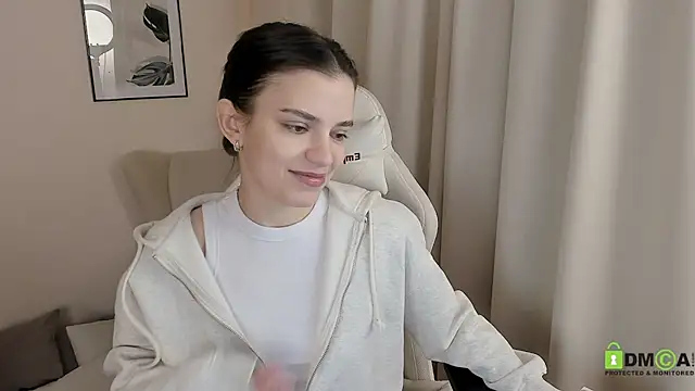 Snapshot of SuzyJamess chatting on 01-17-25, 01:47 SuzyJamess online show from 01-17-25, 01:47