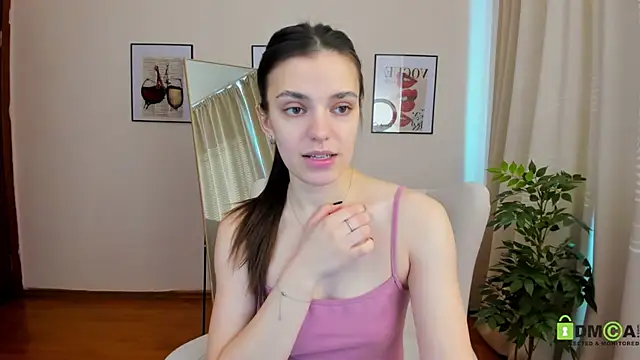 Snapshot of SuzyJamess chatting on 02-19-25, 02:33 SuzyJamess online show from 02-19-25, 02:33