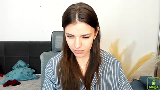 Snapshot of SuzyJamess chatting on 01-29-25, 12:02 SuzyJamess online show from 01-29-25, 12:02