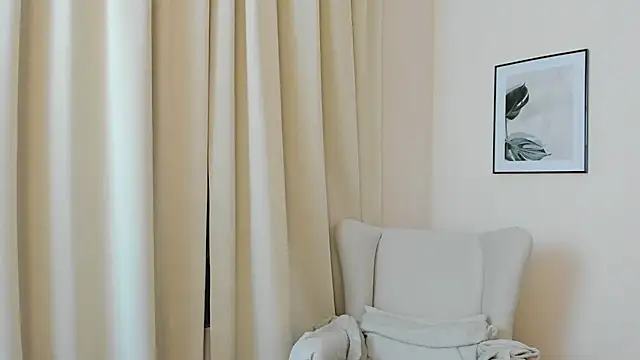 Snapshot of SuzyJamess chatting on 12-22-24, 01:45 SuzyJamess online show from 12-22-24, 01:45